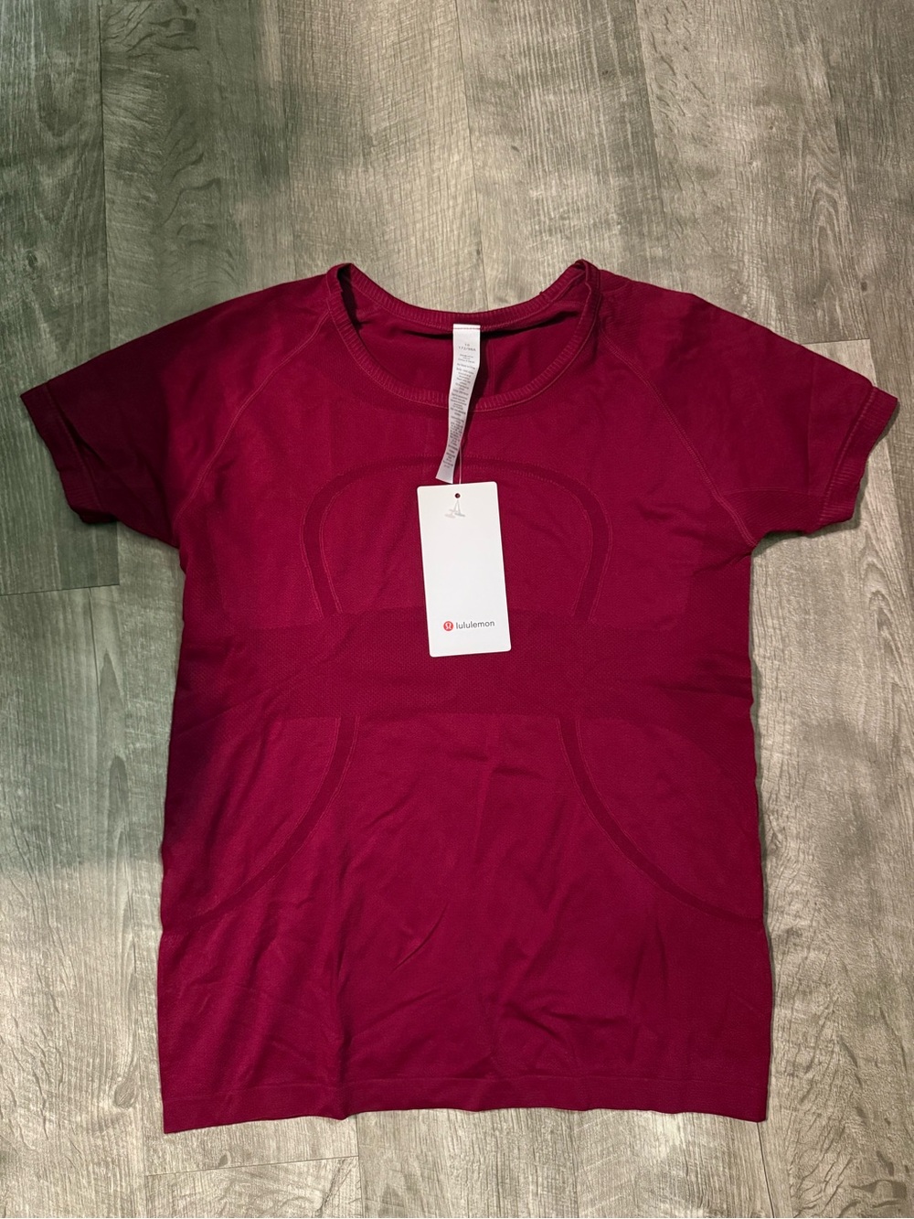 lululemon athletica Women's Short Sleeve Seamless Tee - Deep Wine
